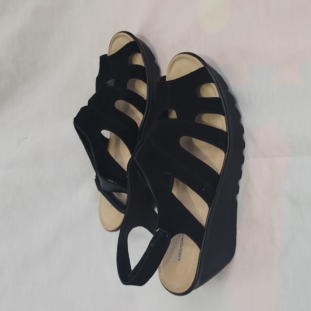 Women's Skechers Memory Foam Sandals Black Size 8 M Platform Velcro Sling back